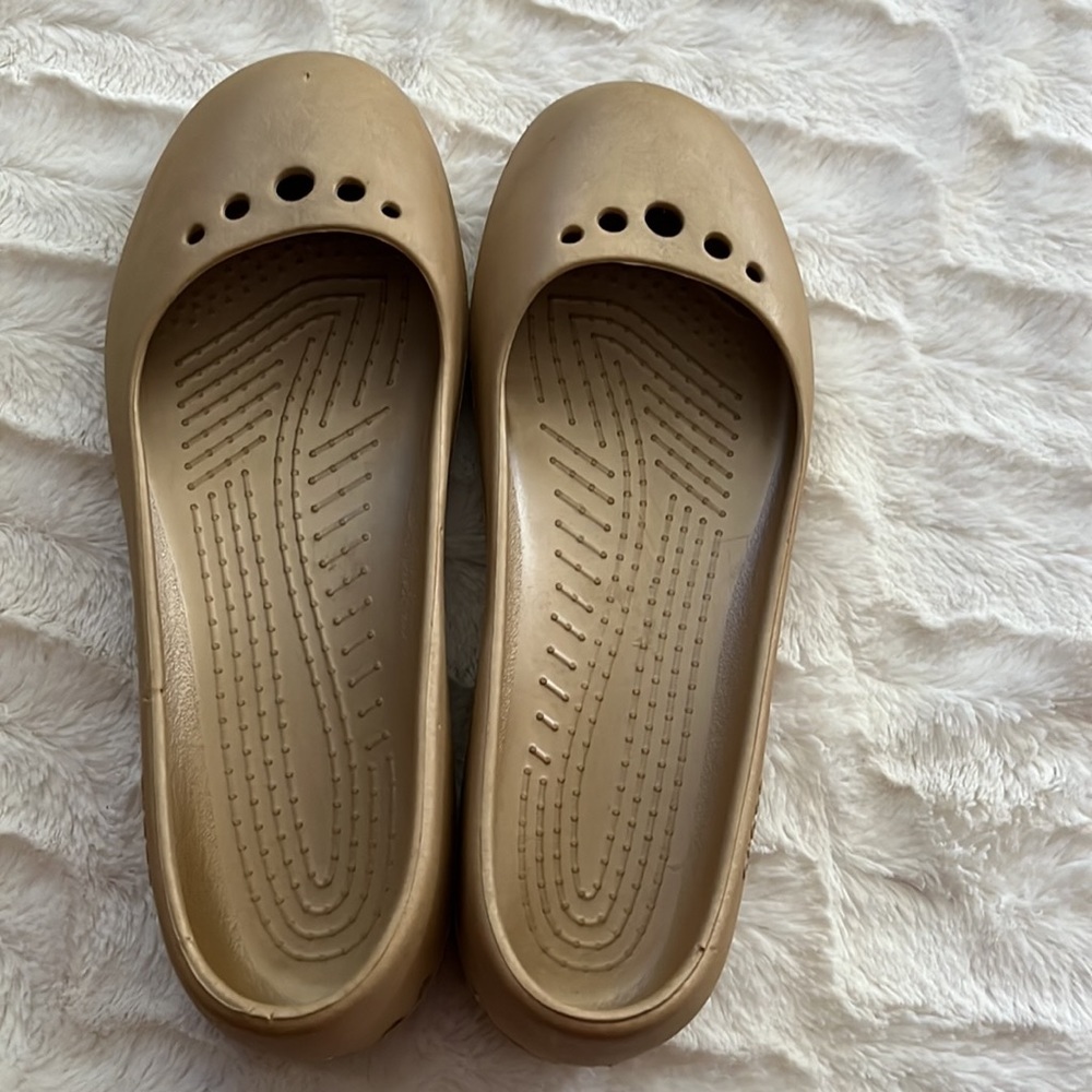 Croc flats gold/nude color